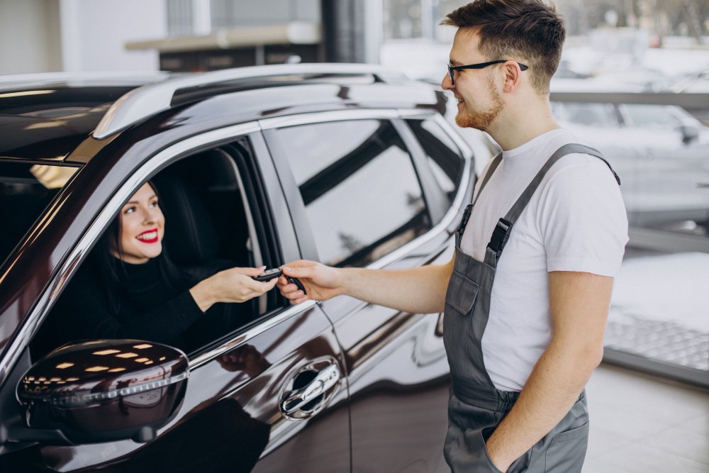 mechanic-with-client-car-service-station.jpg